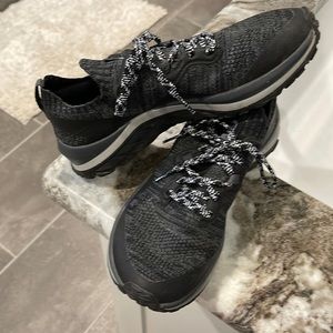 Merrell Mag-9 black women’s shoes